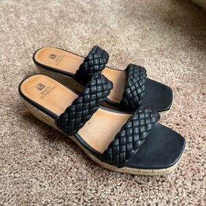 White Mountain Black Woven Women's Sandals 
Size 7.5